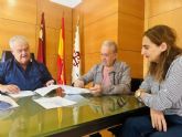 Otorgan una ayuda de 6.000 euros a IES Juan de la Cierva para colaborar en el mantenimiento del programa de Bachillerato Internacional Otorgan una ayuda de 6.000 euros a IES Juan de la Cierva para colaborar en el mantenimiento del programa de Bachillerato Internacional