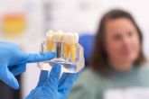 Crece la apuesta por los implantes dentales como alternativa definitiva a la ausencia de dientes