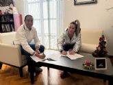 El Consistorio firma un convenio de colaboración con el Alhama C.F.-ElPozo para la temporada 2025/2026