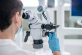 Mayor precisión y mejores resultados, la odontología microscópica gana terreno en Badajoz