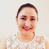 Melissa Calle convierte el desamor en palabra; un viaje poético hacia la dignidad en Solo a veces