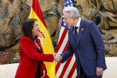 Margarita Robles recibe al embajador de Estados Unidos en España