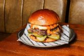 La Central actualiza su carta de hamburguesas y sigue conquistando a los amantes de las burgers en BCN