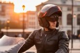 NZI confirma el inicio de la temporada alta de moto con un aumento en la demanda de cascos en marzo