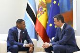 Pedro Sánchez recibe al presidente de la República de Botsuana y apuestan por fortalecer la relación bilateral en el marco de la estrategia España-África 2025-2028