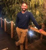 Adrián Valenzuela toma posesión, en el pleno ordinario de abril, de su nuevo cargo de concejal del Grupo Municipal VOX, en sustitución de Marcos Cano