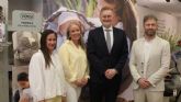 Voksi presenta Huddle, el primer portabeb�s que se pone como una chaqueta