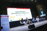 Óscar López anima a los jóvenes a usar el 017 del INCIBE: 