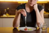 'Las dietas estrictas en menopausia no solo no funcionan, sino que pueden ser contraproducentes', alertan desde DOMMA