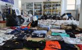 Polic�a Local de Cartagena interviene 2.152 prendas y complementos en Cabo de Palos