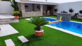 El c�sped artificial para piscinas de Albergrass define el nuevo est�ndar de resistencia y confort para la temporada estival