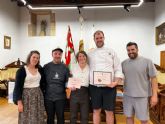 Adur Arrieta conquista Hondarribia con un pintxo nacido entre el at�n del Cant�brico y el trigo medieval