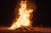 Consejos de los Bomberos del Ayuntamiento de Cartagena para evitar riesgos con las hogueras de San Juan