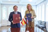 Albares firma cuatro acuerdos de cooperaci�n con Islandia en su primera visita bilateral al pa�s