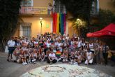 Alhama de Murcia cierra el Orgullo 2026 con la lectura del manifiesto y el respaldo de colectivos, asociaciones y comercio local