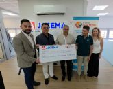 La mercantil Jacema entrega un cheque ben�fico de 30.000 euros a AFEMAR