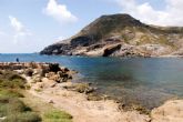Cerrada al bano la playa de Cala Reona