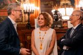 El ministro de Hacienda se re�ne con el nuevo director de la Agencia Tributaria y su predecesora