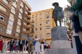 P�rez-Reverte descubre el monumento al capit�n Alatriste, homenaje de Cartagena al escritor