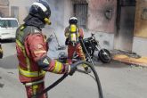 Arden tres motocicletas y un turismo en San Jos� Obrero y La Manga