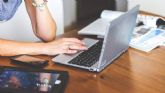 DLTCode aconseja revisar la seguridad digital antes de las vacaciones para evitar fraudes y ciberataques