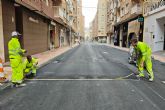 La calle Carlos III mejora su firme e incorpora nuevos elementos para reforzar la seguridad vial
