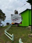 Albert Oll� y Valora.t acompanan a �lvaro Antonio Pozo en su camino hacia la libertad desde El Pedregal
