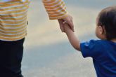 M�s de 231.000 padres y madres disfrutan del permiso de nacimiento ampliado a 19 semanas, 32 en el caso de familias monoparentales