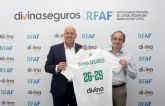 La Real Federaci�n Andaluza de F�tbol 'se viste' de Divina Seguros