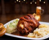 El restaurante madrileno Kr�ger consolida su oferta gastron�mica basada en el codillo alem�n