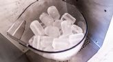 La m�quina que fabrica y dispensa hielo 24/7 revoluciona campings y puertos deportivos