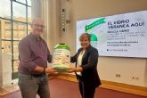 Alejandro Luna recibe el minigl� de Ecovidrio sorteado para promover el reciclaje en Cartagena