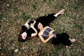 Rita Pay�s y Luc�a Fumero presentan 'rueda eterna', una delicada canci�n que conjura la ternura contra la oscuridad del mundo