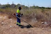 El Ayuntamiento intensifica la limpieza y el desbroce en Cabo de Palos y Cala Flores con un operativo diario de 14 efectivos