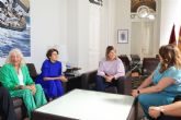 La alcaldesa de Cartagena recibe a la Academia de Farmacia Santa Mar�a de Espana para ultimar el programa de su 25 aniversario