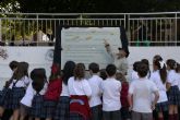 M�s de un centenar de escolares descubren la magia de la literatura con su visita a la Feria del Libro de Cartagena