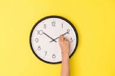 El cambio de hora presiona la factura de la luz: 123tinta.es da claves para ahorrar este invierno
