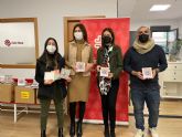 La concejalía de Igualdad dona 1.000 calendarios solidarios a Cáritas