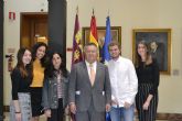 La Universidad de Murcia entrega las becas 'Juan Cuello' y 'Rotary Club' a estudiantes con talento