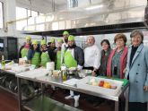 Las cocinas del IES San Juan Bosco acogen la 1ª edicin del 'Taller de cocina, alimentacin y hbitos saludables de vida', dentro del Programa de Desarrollo Gitano 2022/2023