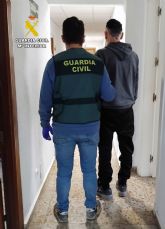 La Guardia Civil desarticula un grupo criminal que abandon� una autocaravana averiada, con m�s de 500 kilos de hach�s y marihuana dentro