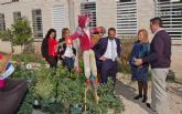 Rafael Gmez visita el Huerto Escolar del CEIP Infanta Cristina junto a la consejera de Educacin y Universidades