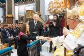 La tradicional Onza de Oro lleva a la alcaldesa a la Caridad para pedir por todos los cartageneros