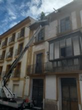 El Ayuntamiento de Lorca revisa cerca de medio centenar de fachadas de edificios del casco histrico para evitar la cada de cascotes y desprendimientos en fachadas