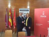 El Ayuntamiento de Murcia firma un convenio de colaboraci�n con el Colegio de Pod�logos que beneficia a 35.000 mayores del municipio