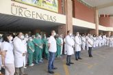 El personal sanitario de la Región de Murcia rinde homenaje a las víctimas del COVID-19