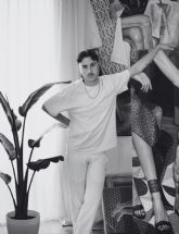 'Siempre bolsos y tacones a juego', del pintor Antonio Ovejero, obra invitada del III ciclo 'El Solo de Las Claras'