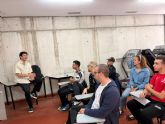 La Piscina Municipal de Jumilla forma a sus trabajadores para mejorar su atención a menores neurodivergentes