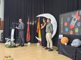 El consejero de Educaci�n conoce el proyecto de cultura lunar del IES Pedro Guill�n de Archena