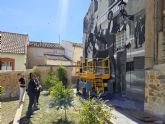 Caravaca convierte una fotograf�a hist�rica de los Caballos del Vino en un nuevo icono de arte urbano